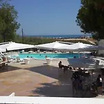 Отель Perrozzi Васто