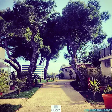 Perrozzi فندق 3*
